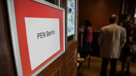 Bei der PEN-Berlin-Gründung am 10. Juni Literaturhaus in der Berliner Fasanenstraße