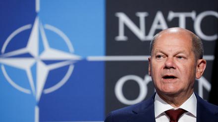 Olaf Scholz auf der Pressekonferenz am Ende des NATO-Gipfels in Madrid.