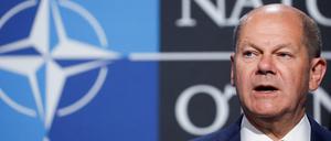 Olaf Scholz auf der Pressekonferenz am Ende des NATO-Gipfels in Madrid.