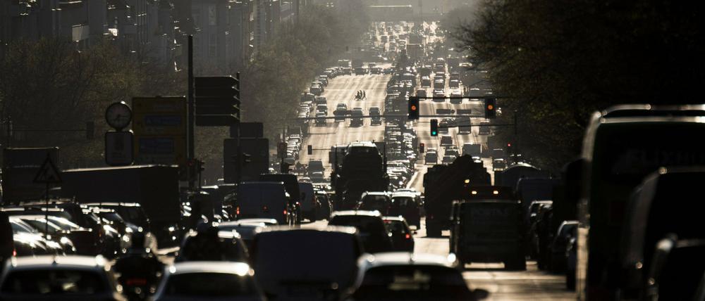 Um Berlins CO2-Ausstoß zu senken, sollen Autos aus der Innenstadt verschwinden, empfiehlt der Berliner Klimabürgerrat.