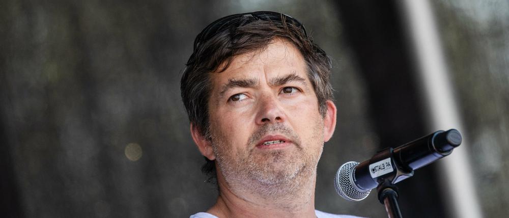 Michael Ballweg, Initiator von „Querdenken“, spricht bei einer Protestkundgebung seiner Initiative (Archivbild).