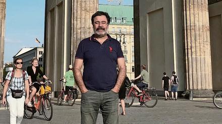 Ahmet Ümit lebte zehn Jahre lang jeweils für mehrere Monate pro Jahr in Berlin, um die Stadt für seinen Roman kennenzulernen. 