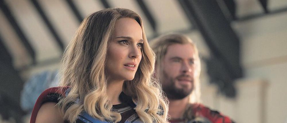 Frau mit Durchschlagskraft. Jane Foster (Natalie Portman) übernimmt Thors (Chris Hemsworth) göttlichen Hammer Mjölnir.