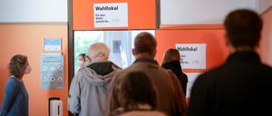Bei den Wahlen zum Bundestag und zum Berliner Abgeordnetenhaus am 26. September 2021 waren zahlreiche Pannen und organisatorische Probleme aufgetreten.