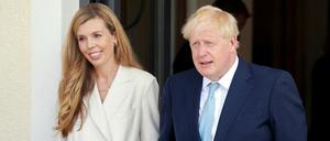 Der britische Premier tritt beim G7-Treffen letzte Woche gemeinsam mit seiner Frau vor die Presse.