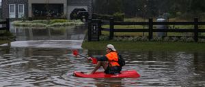 Überschwemmungen verwüsten die Umgebung der australischen Großstadt Sydney.