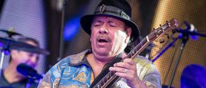 Carlos Santana, US-amerikanischer Gitarrist, ist bei einem Konzert auf der Bühne zusammengebrochen. (Archivbild 2016)