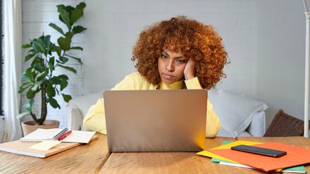 Im Home-Office kommt die Mittagspause laut einer neuen DGB-Studie bei vielen zu kurz. 