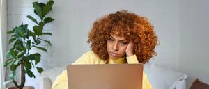 Im Home-Office kommt die Mittagspause laut einer neuen DGB-Studie bei vielen zu kurz. 