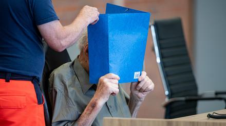 Beihilfe zum Mord an mehr als 3500 Häftlingen: Josef S. vor der Urteilsverkündung im Landgericht Neuruppin.