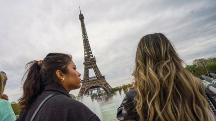 Paris ohne Eiffelturm? Unvorstellbar! Für die meisten Touristen gehört ein Besuch dazu. Dabei sollte er ursprünglich nur für 20 Jahre stehen bleiben.
