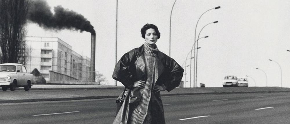Im Jahr 1984 nahm Sibylle Bergemann dieses Bild in Ost-Berlin auf, es trägt den Titel „Birgit“.