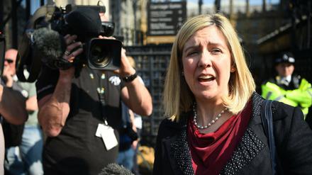  Andrea Jenkyns, Staatssekretärin aus Großbritannien, spricht zu den Medien in Westminster.