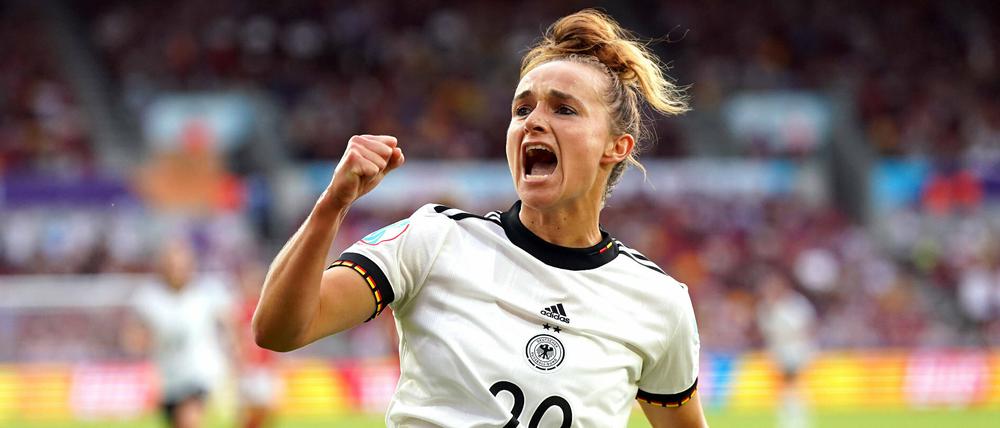 Nationalspielerin Lina Magull jubelte über ihren Treffer zum 1:0 gegen Dänemark.
