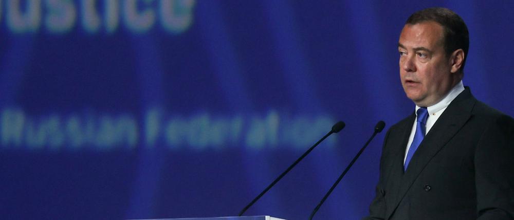 Medwedew spricht am 30. Juni auf dem 10. St Petersburg International Legal Forum.
