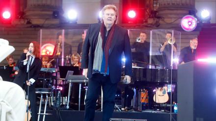 Träume, aufgeweckt. Howard Carpendale beim 30. Classic open Air 2022, Musikfestival auf dem Gendarmenmarkt.
