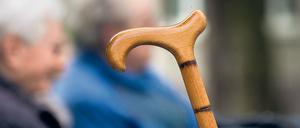 Medizinischer Fortschritt und verbesserte Lebensumstände lassen die Deutschen immer älter werden.