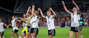 In Feierlaune. Die deutschen Frauen stehen schon im EM-Viertelfinale.
