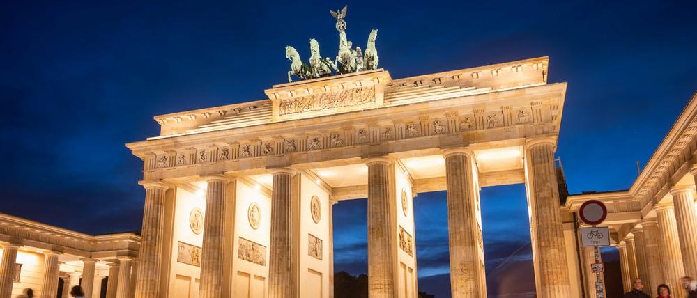 Bald nicht mehr angestrahlt, wenn es nach Franziska Giffey geht: das Brandenburger Tor bei Nacht.