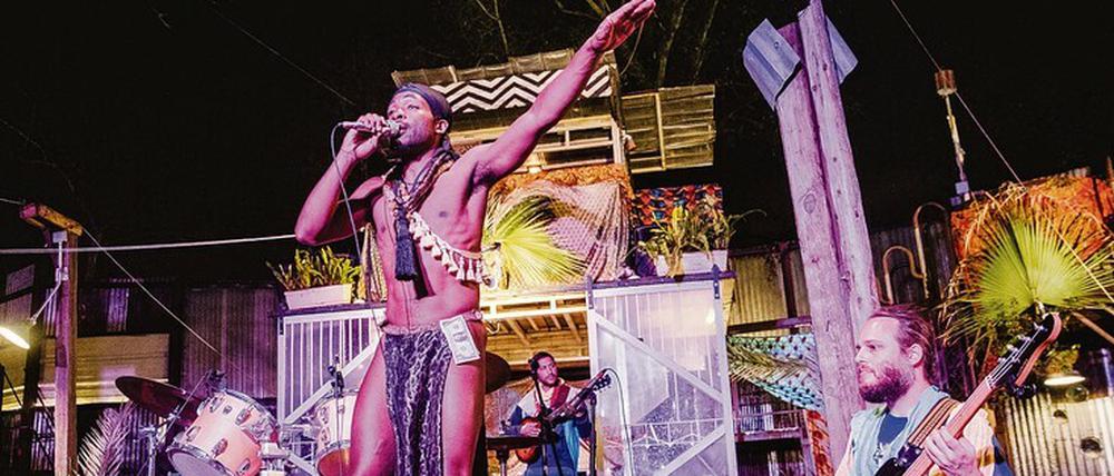 Die 14-köpfige Gruppe Kumasi wurde 2014 in New Orleans gegründet.