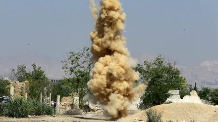 Eine Explosion während des Trainings syrischer Soldaten nahe Damaskus (Symbolbild) 