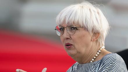 Claudia Roth bekräftigt, dass Documenta-Chefin Sabine Schormann auf ihre Vorschläge nicht eingegangen ist.