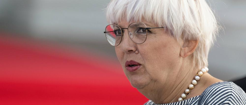 Claudia Roth bekräftigt, dass Documenta-Chefin Sabine Schormann auf ihre Vorschläge nicht eingegangen ist.