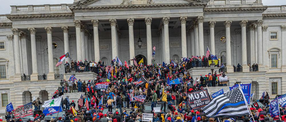 Am 6. Januar 2021 stürmen Trump-Unterstützer das Kapitol.