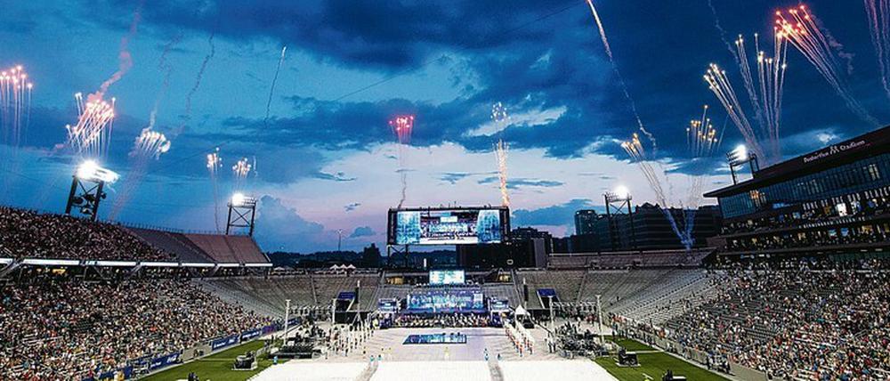 Lichtershow in Birmingham. Im Footballl-Stadion Legion Field fanden die Eröffnungs- und die Abschlussfeier sowie zahlreiche Medaillenübergaben der World Games 2022 sttatt.