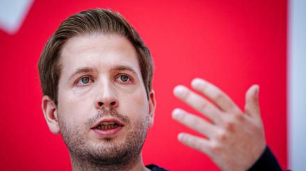 Kevin Kühnert, SPD-Generalsekretär, gibt eine Pressekonferenz nach den Gremiensitzungen seiner Partei. 