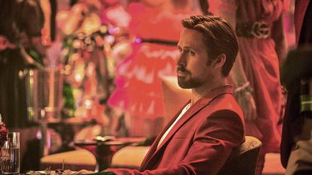 Undercover im roten Anzug. So extravagant ist Court Gentry (Ryan Gosling) im Einsatz selten.