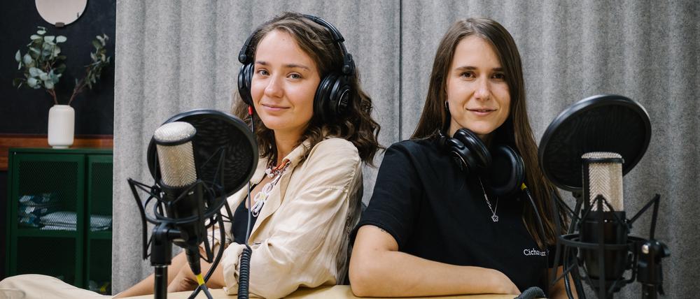 Haben Russland verlassen, weil es dort für Journalisten zu gefährlich wurde, die Wahrheit zu sagen. Olga Tschurakowa (l.) und Sonya Groysman.