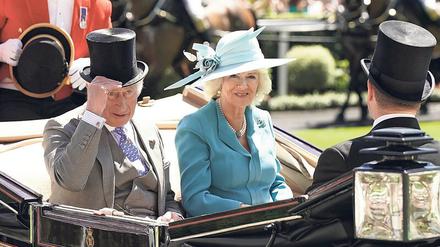 Camilla hat mit Bescheidenheit und Geduld die Herzen der Briten erobert – immer an der Seite von Thronfolger Charles.