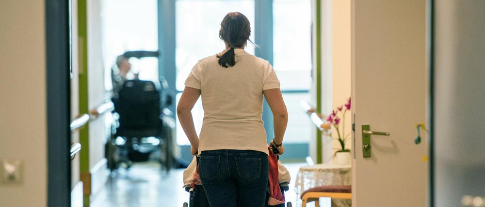 Die Caritas betreibt Krankenhäuser, Kitas und Altenpflegeeinrichtungen und beschäftigt fast 800 000 Mitabeiter. 