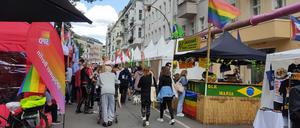 Auf dem Straßenfest sind diverse Parteien und Organisationen vertreten.