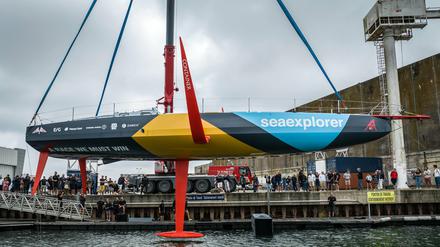 Am Dienstag wurde die neue Yacht von Weltumsegler Boris Herrmann zu Wasser gelassen.