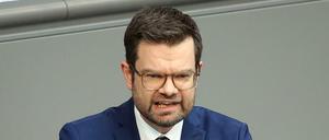 Bundesjustizminister Marco Buschmann (FDP) will Gewalt gegen Frauen künftig strenger bestrafen.