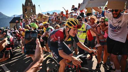 Thomas Pidcock war schon Mountainbike-Olympiasieger und hat nun auch in Alpe d'Huez gewonnen.
