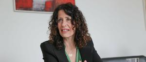 Berliner Senatorin für Umwelt, Mobilität, Verbraucher- und Klimaschutz, spricht bei einem dpa-Interview in ihrem Büro. 