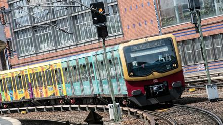 Unterbrochen: Ab Montag rollen bis voraussichtlich 28. Juli keine S-Bahnen mehr zwischen Ostbahnhof und Bahnhof Friedrichstraße.