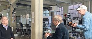 Ex-„heute-journal“-Moderator Claus Kleber spricht mit Stanford-Professor Fred Turner (li.) über irre Visionen im Silicon Valley. 