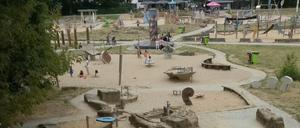Der Wasserspielplatz im Buschkrugpark - ohne Wasser.