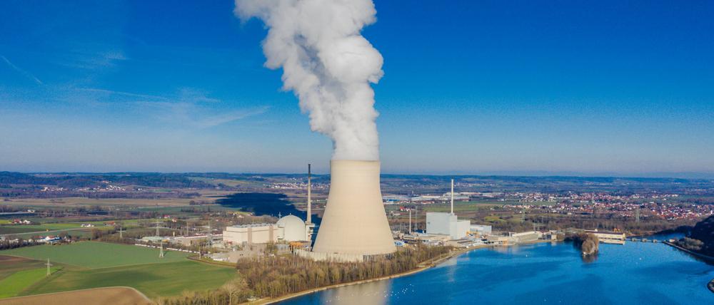 Nach einem Gutachten von TÜV Süd ist ein Betrieb des AKW Isar 2 in Bayern auch nach Dezember noch möglich.