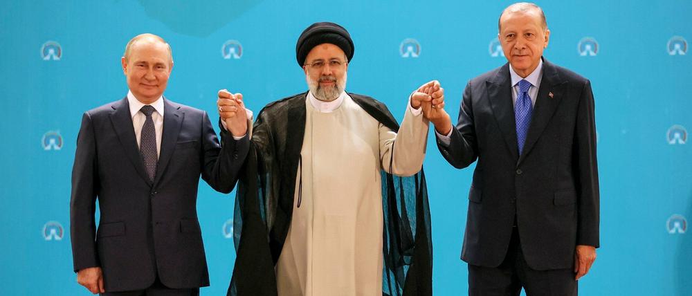 Die Präsidenten des Iran und der Türkei, Ebrahim Raisi und Recep Tayyip Erdogan, wollen engere Beziehungen mit Russland.