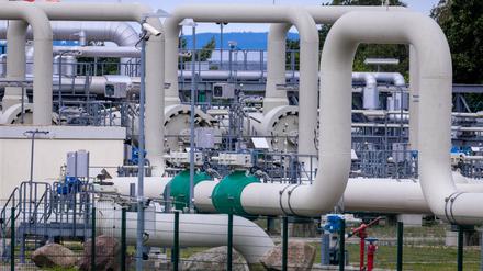 Rohrsysteme und Absperrvorrichtungen in der Gasempfangsstation der Ostseepipeline Nord Stream 1.