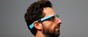 Sergey Brin, CEO und Mitbegründer von Google, trägt eine Google Glass während einer Produktvorführung auf der Google I/O 2012 im Moscone Center in San Francisco, Kalifornien, 27. Juni 2012. 