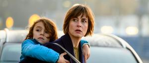 Mutterinstinkt. Ein Besuch im Baumarkt mit Sohn Nathan (Elia Gezer) endet für Marta (Susanne Wolff) mit einem kurzen Schock. 