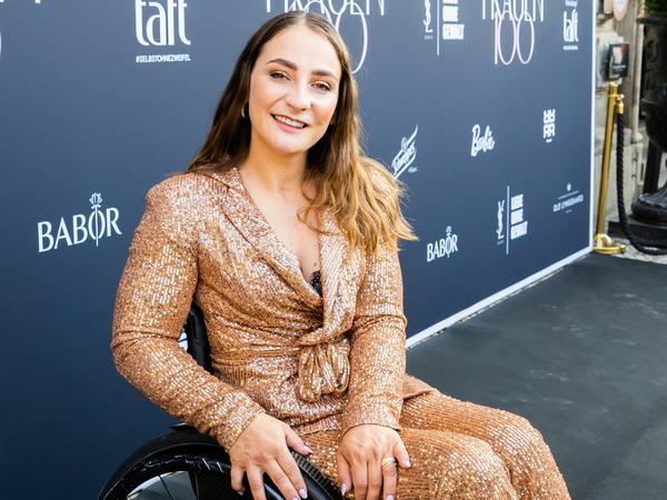"Ich bin immer noch ich": Die frühere Radsportlerin Kristina Vogel beim Geburtagsfest der "Frauen 100" im Hotel de Rome.