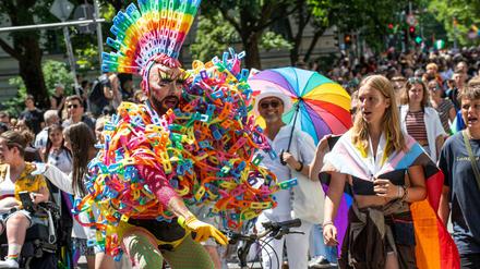 Ernste Anliegen: Teilnehmer am Christopher Street Day im Juli in München. 