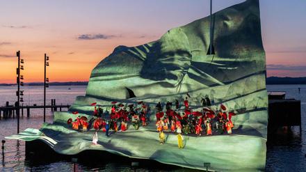 Knalleffekt. Puccinis "Madame Butterfly" auf der Bregenzer Seebühne.  